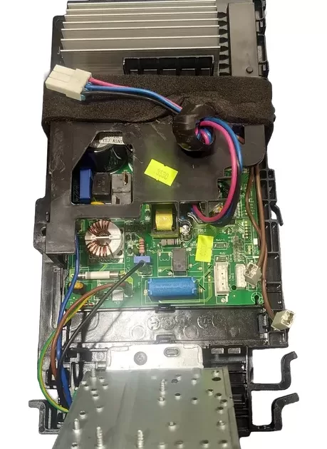 PLACA CONDENSADORA ELGIN Agratto INVERTER 12000 BTUS